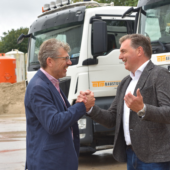 im Gespäch mit Mitarbeoitern und Kunden findet das Allwin Team die passende Lösung